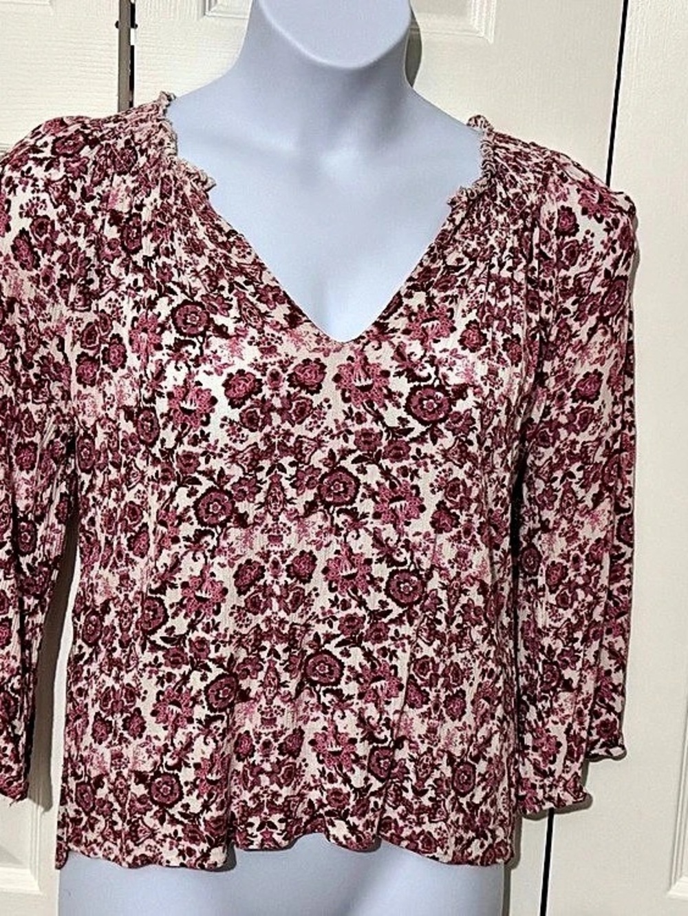 Bobeau Smocked V-Neck Blouse Floral Pink & White L XL